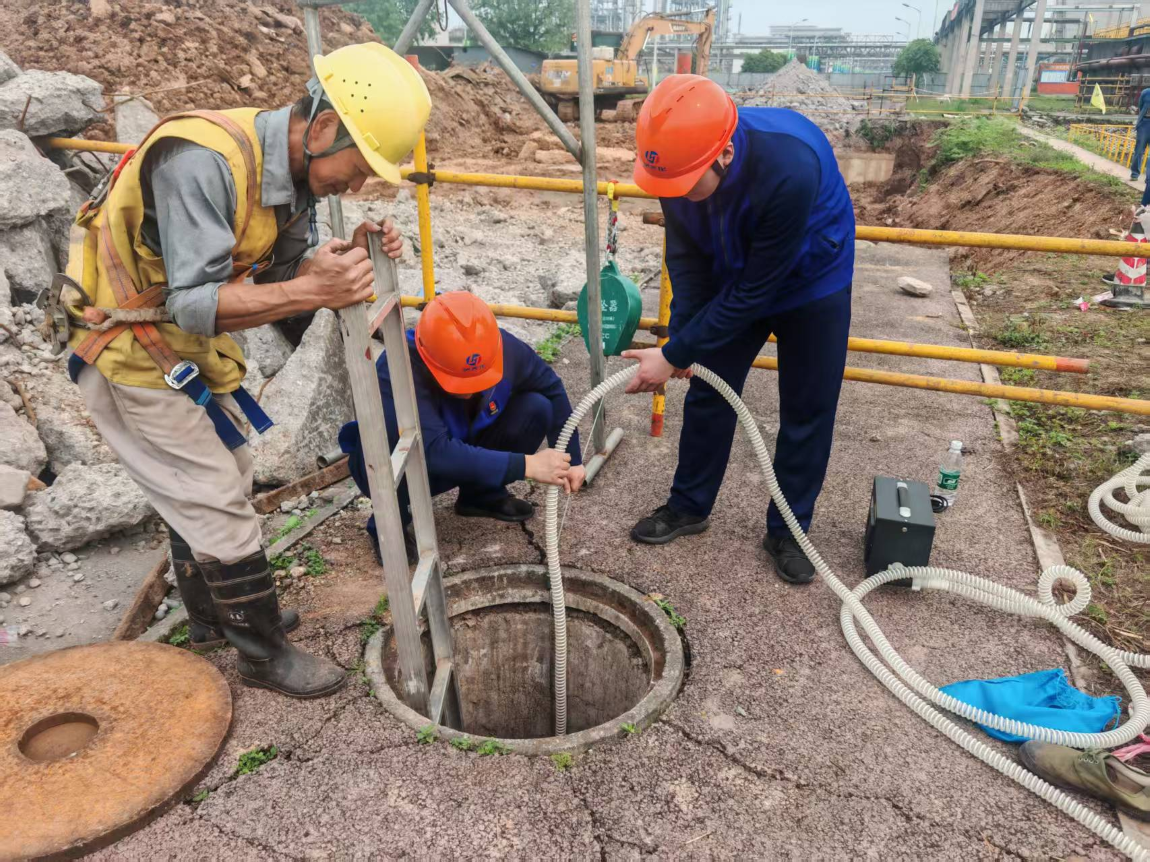 化工園區(qū)西區(qū)污水提升項(xiàng)目 有限空間作業(yè)順利完成(圖2)