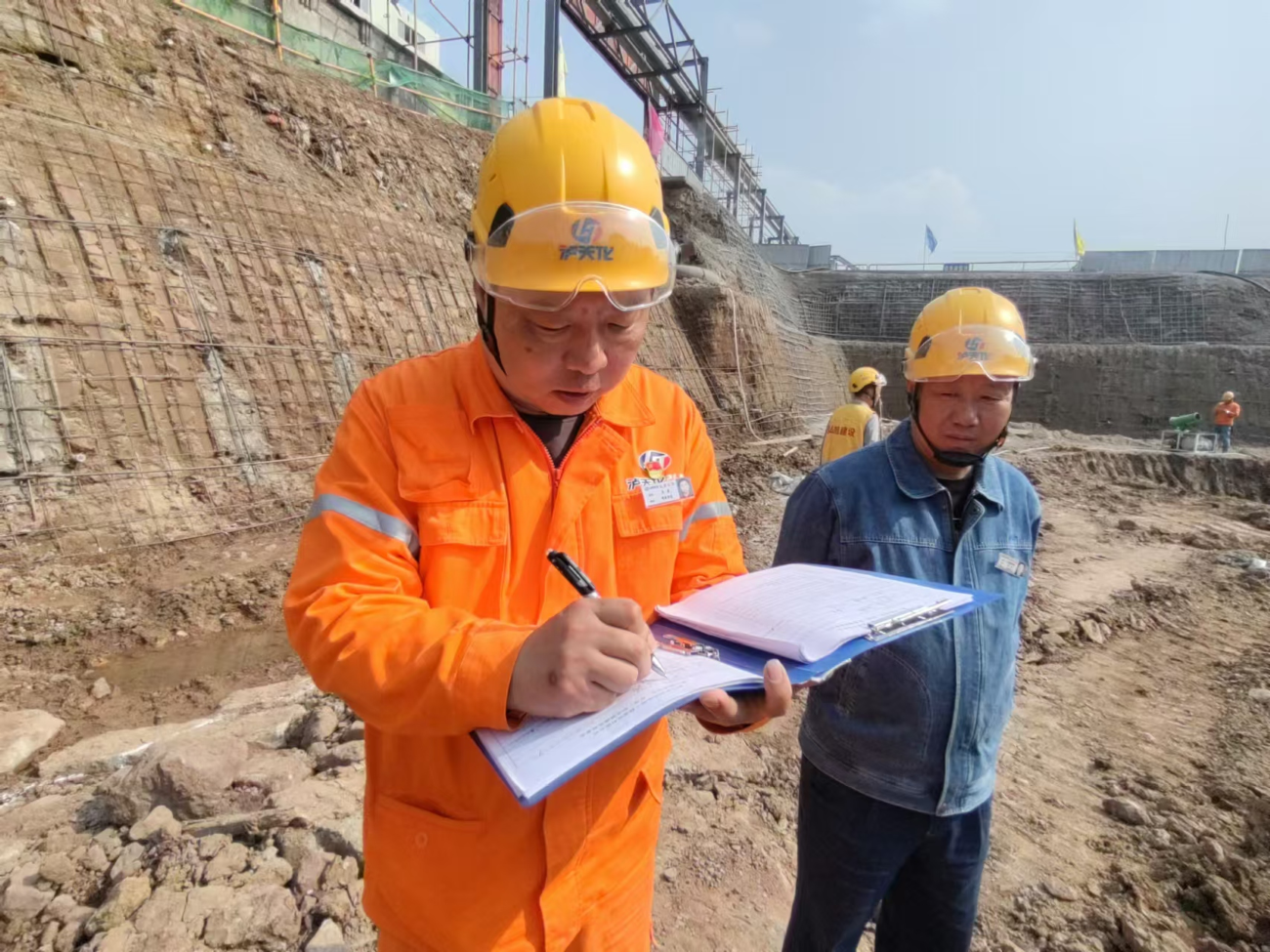 全力以赴搞建設 方圓之間顯擔當(圖4)