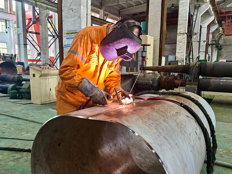 弘旭員工直面烈日考驗(yàn)，汗水鑄就質(zhì)量豐碑(圖2)