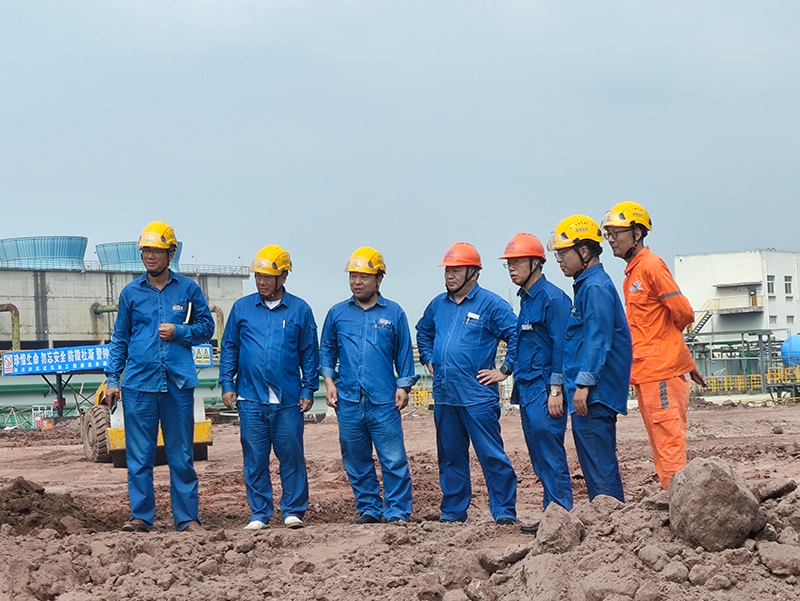 箱涵基坑全線(xiàn)貫通！傅利才、陳懋金蒞臨現(xiàn)場(chǎng)指導(dǎo)(圖1)