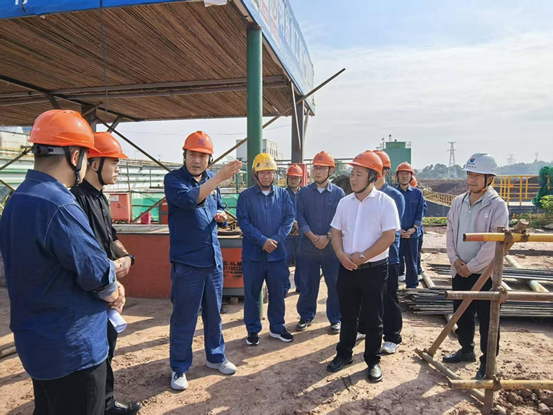 傅利才、郭春建到化工園區(qū)項目現(xiàn)場開展節(jié)前安全檢查(圖1)